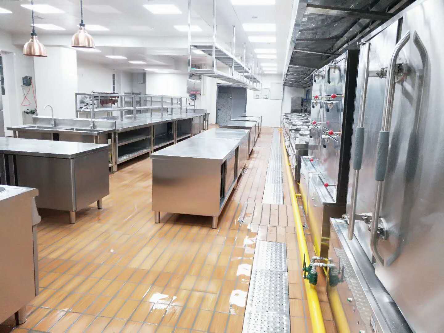 食堂榴莲视频色版在线观看设备