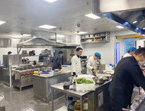 成都学校食堂厨具榴莲视频色版在线观看设备生产厂家告诉你选择商用厨具的注意事项